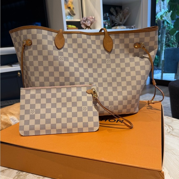 LOUIS VUITTON Neverfull GM with removable pouch which can serve as a clutch - Picture 1 of 4